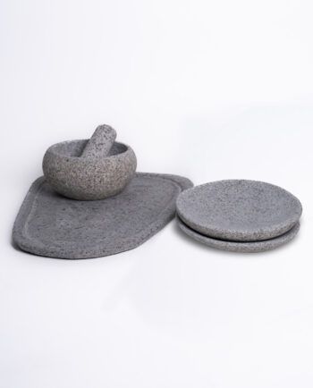<span style="font-weight: 700;">Pack 6</span> - Tabla con Ribete, Dos Platos Chicos,  y Mortero M
